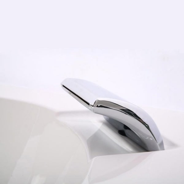 Whirlpool-Badewanne Torino / 180 x 142 Whirlpool-Badewanne Torino / 180 x 142