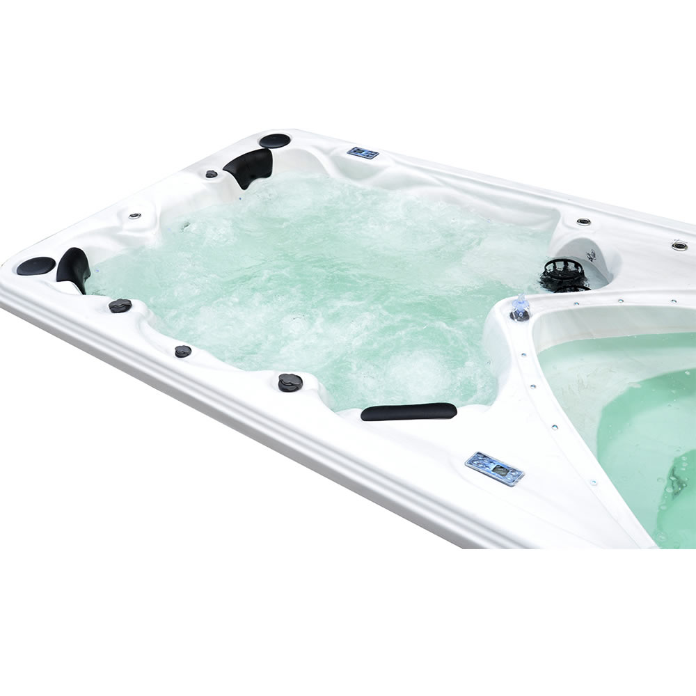 Swim-Spa Levante Deep in extra Lang / 1175 x 220 Swim-Spa Levante Deep in extra Lang / 1175 x 220